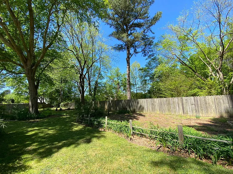 107 Clubview Rd — Photo 27