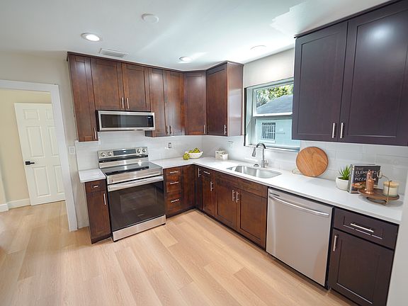 5th image of 4024 N Seminole Ave