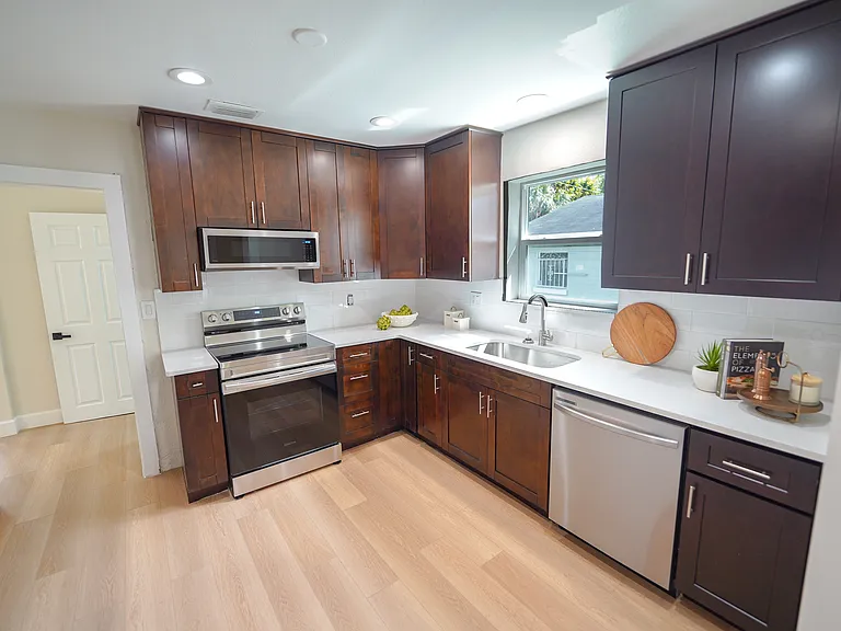 4024 N Seminole Ave — Photo 5