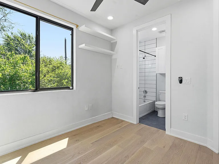 2935 Moss St #2 — Photo 14
