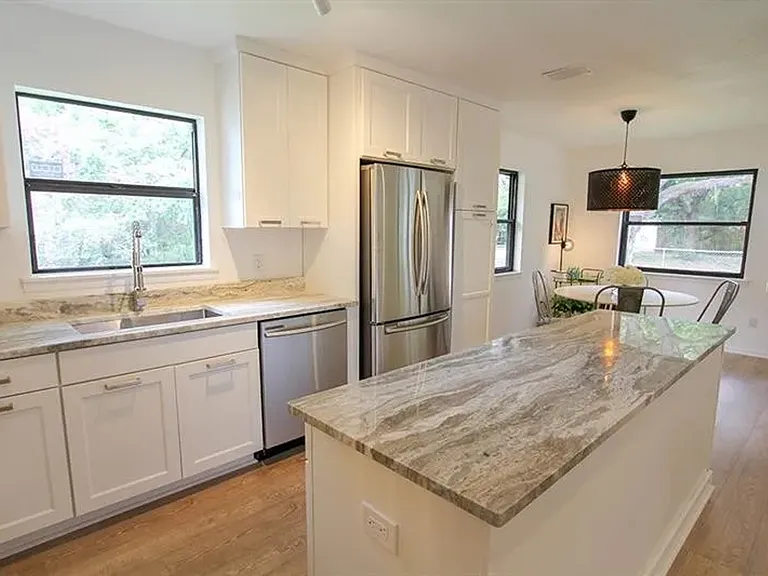 1301 E Cayuga St — Photo 9