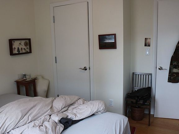 3rd image of 11 Meserole St APT 2A