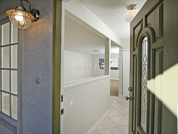 3rd image of 4235 Hazelcrest Dr