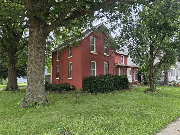 614 W 8th St, Sterling, IL 61081
