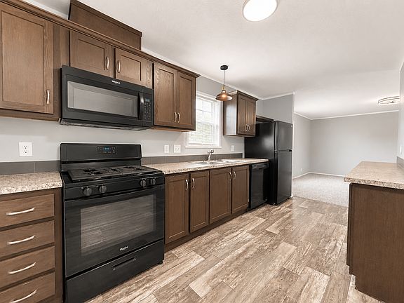 5th image of 71400 Van Dyke Rd #114