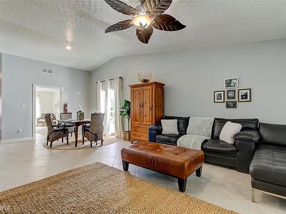 5th image of 1742R Lakeview Village Dr