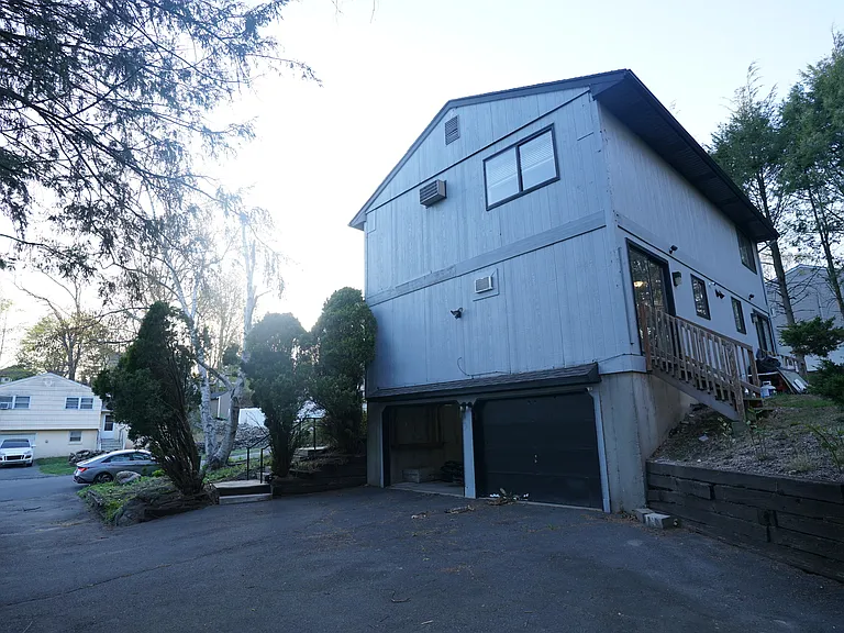 188 Moreland Ave — Photo 8