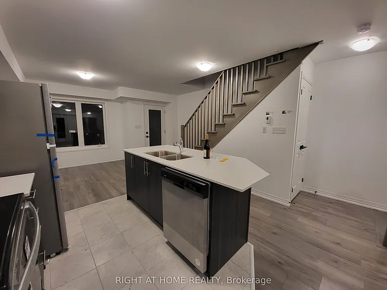 23 Fairlane Ave — Photo 13