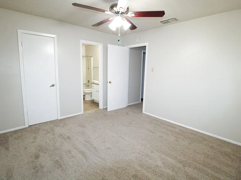 4724 Oakfield Way — Photo 9