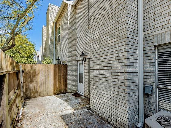 2nd image of 17559 Red Oak Dr #7559