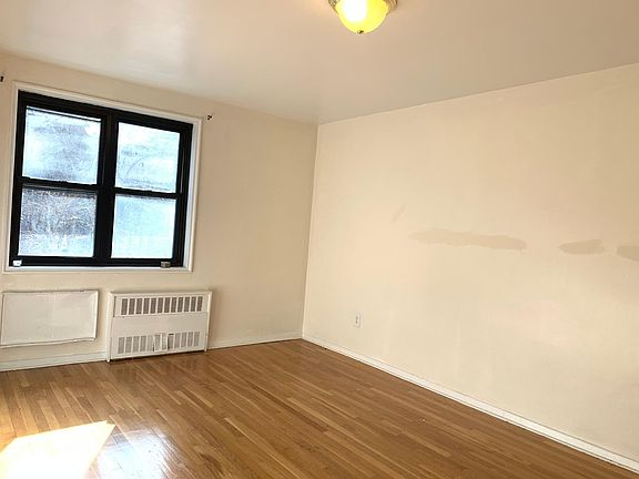 2nd image of 1100 Warburton Ave APT 5R