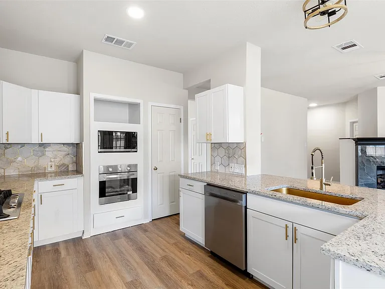 412 Tamara Dr — Photo 8