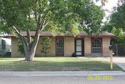 1st image of 3422 S Estrellita Ave