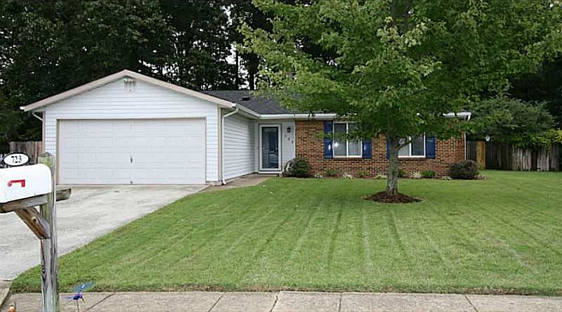 1st image of 723 Chatsworth Dr
