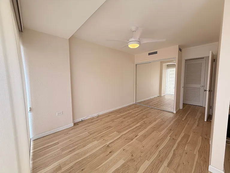 445 Kaiolu St #1006 — Photo 6