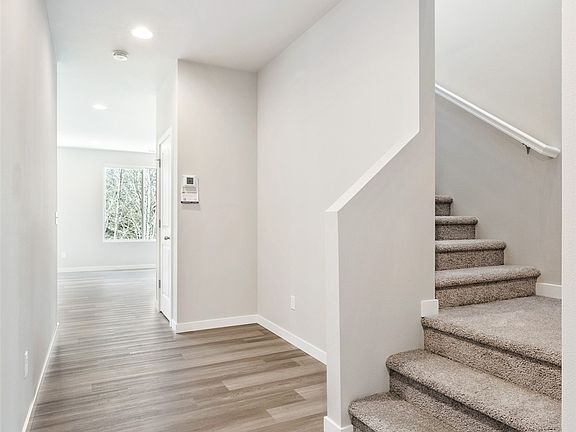 3rd image of 4325 23rd Court NE