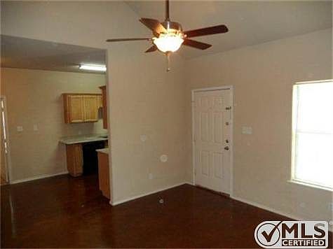3rd image of 115 Lindas Creek Ln