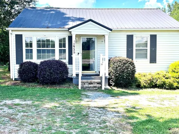 10939 Skipwith Rd, Chase City, VA 23924