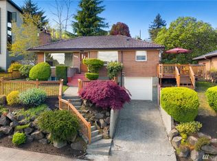 6221 Hampton Rd S, Seattle, WA 98118