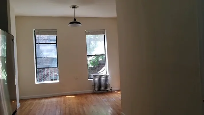 Rented by Chartwell Manhattan Realty | media 2