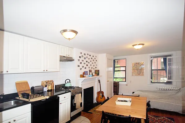 Rented by Buchbinder & Warren | media 4