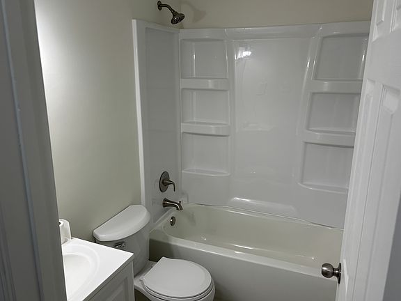 3rd image of 10976 Whitehall Manor Dr APT 2