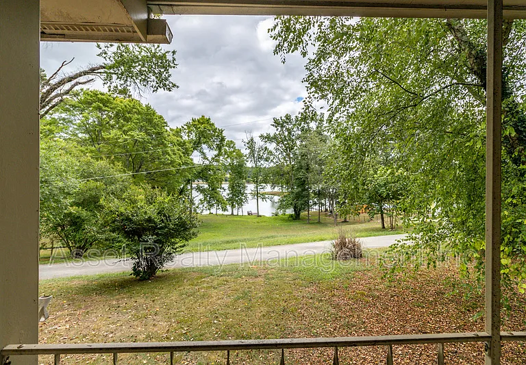 630 Colonial Dr — Photo 30