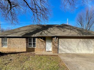 1021 W Edgewood St, Springfield, MO 65807