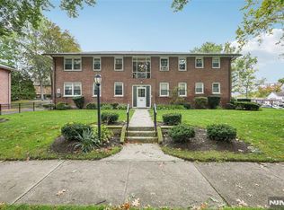 25-02 High St APT F, Fair Lawn, NJ 07410