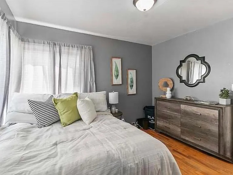 5212 Yakima Ave — Photo 13