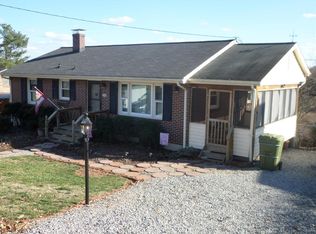 1734 Glendon Rd, Salem, VA 24153