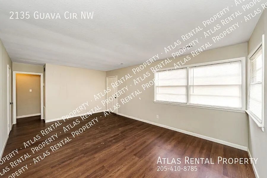 Cozy & Renovated 3BR Home in Huntsville Move-In Ready! — Photo 4