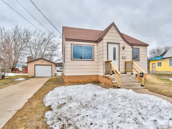 257 N Cedar St, Manistique, MI 49854
