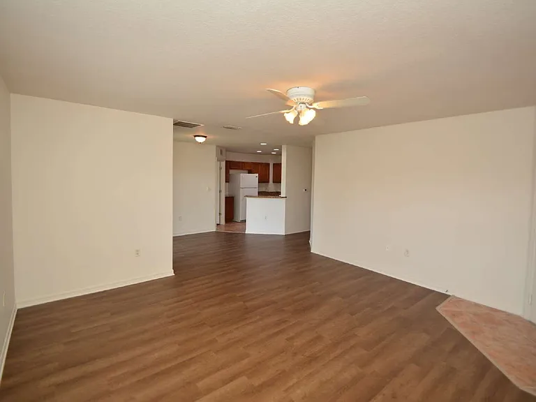 4600 E Moody Blvd #4H — Photo 3