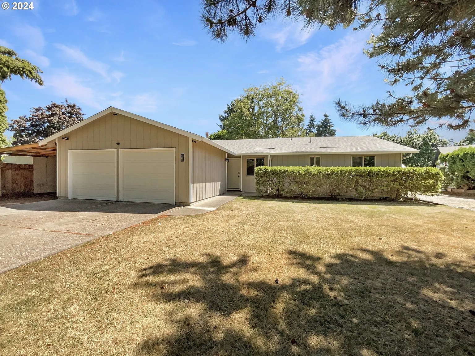 1132 NE Kathryn St photo 1