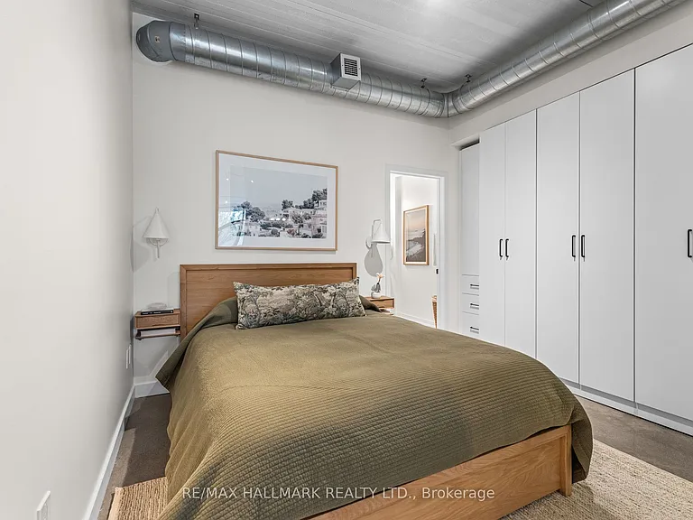 747 Queen St E #202 — Photo 14