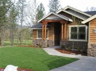 1460 Golf Club Dr, Cave Junction, OR 97523