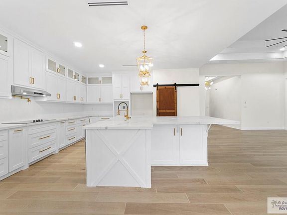 2nd image of 7632 Gladiola St