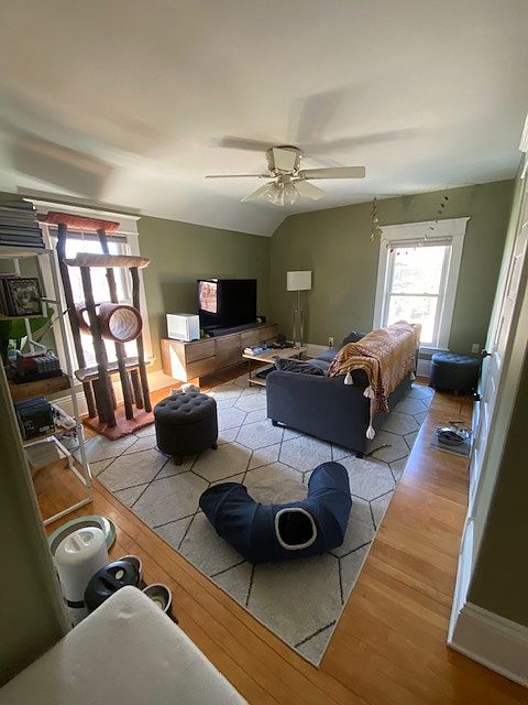 1st image of 2521 33rd Ave S
