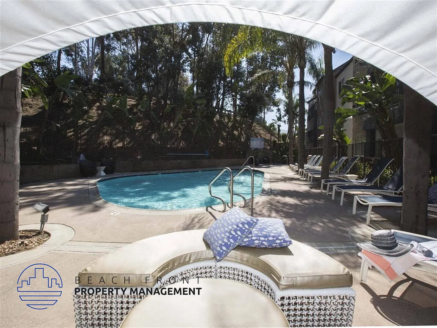 1099 Capitol Dr. — Photo 4