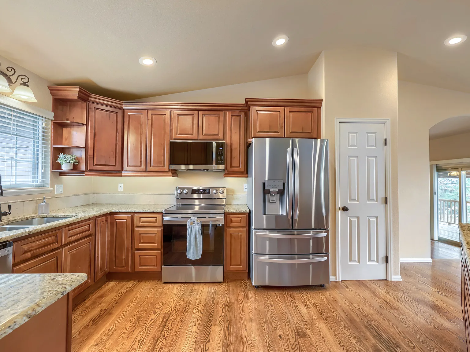 4 bed, 3197 sqft, $2,795 — Photo 4