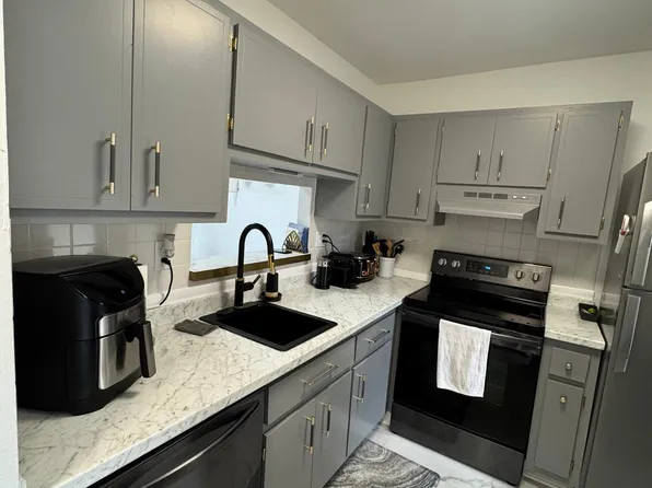 4441 NW 16th Street #J210, Lauderhill, FL 33313