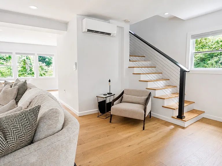 490 Mill St — Photo 19