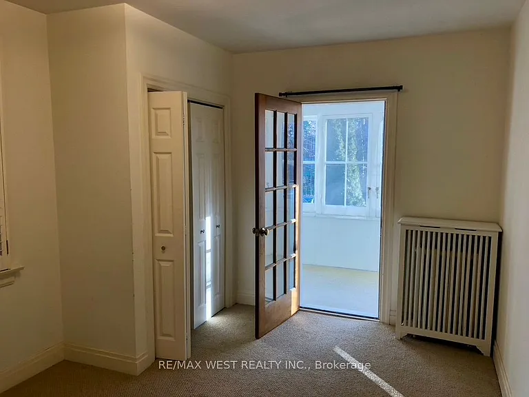 305 Saint Clair Ave E #MAIN FLOOR — Photo 11