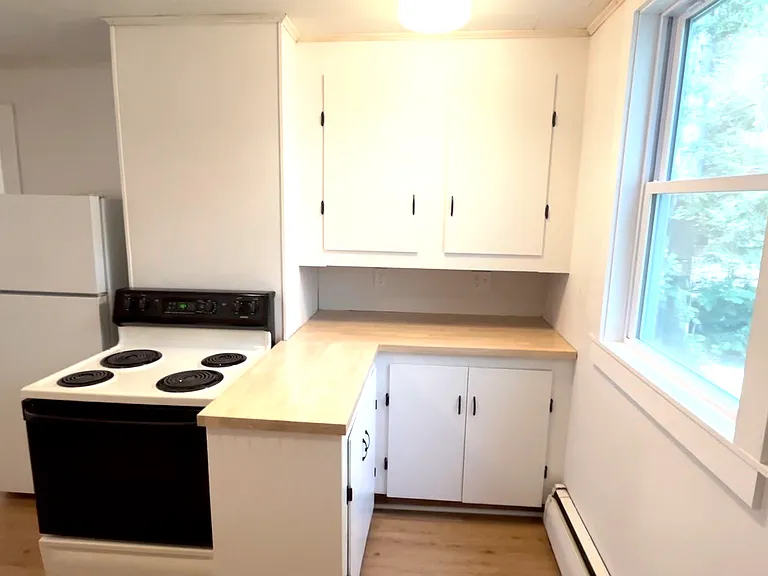 54 Bradbury St #1 — Photo 3