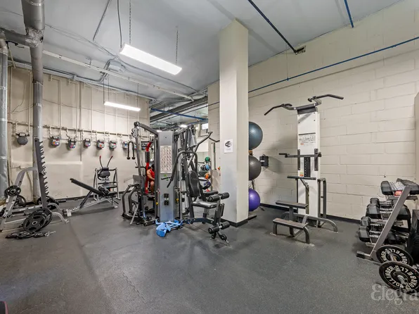 504 Grand Street image 8 of 10