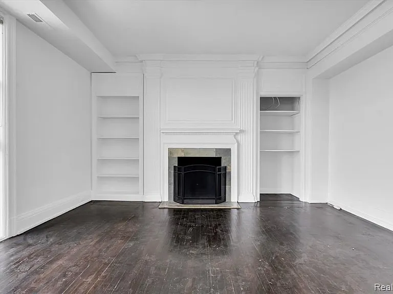 2900 E Jefferson Ave #D601 — Photo 4