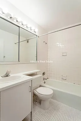 Rented by Mirador Real Estate | media 34