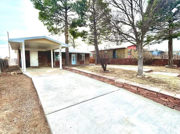 711 El Creston Cir, Las Vegas, NM 87701