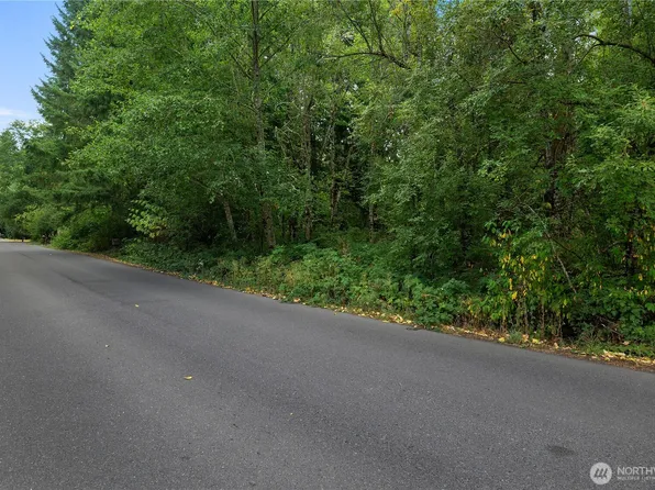 823 Tipsoo Loop S, Rainier, WA 98576